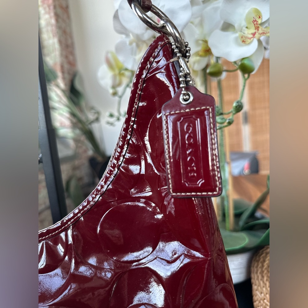 Rare Coach Patent Leather Hobo Shoulder Handbag in Bordeaux - Picture 4 of 7